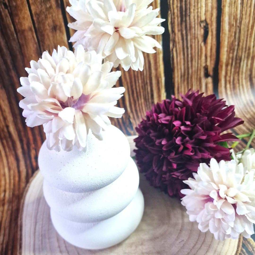 Cream Speckle Single Stem Ceramic Vase